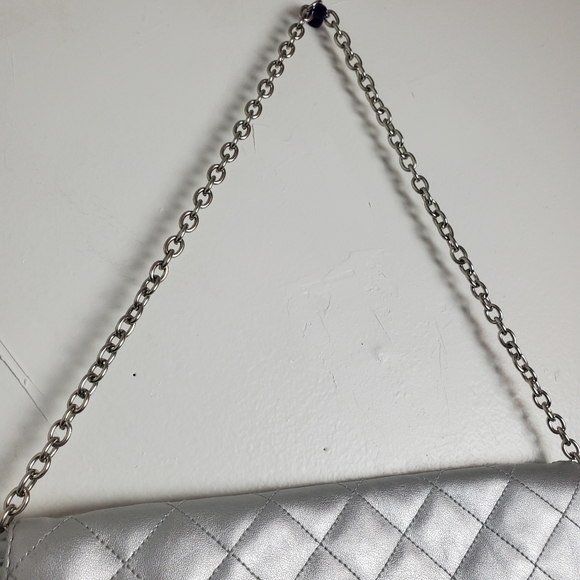 Celine Dion Sensational Silver Cushioned Bag - Picture 4 of 15